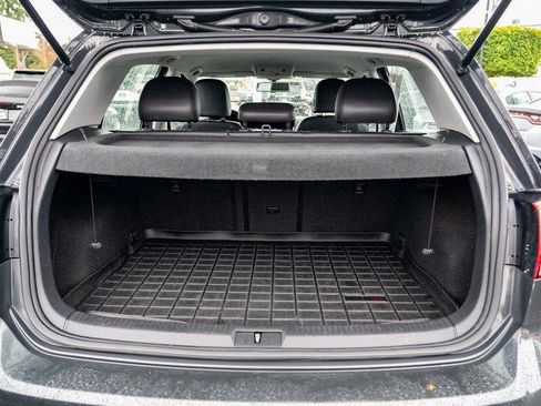 Used 2016 Volkswagen e-Golf SEL Premium image 27