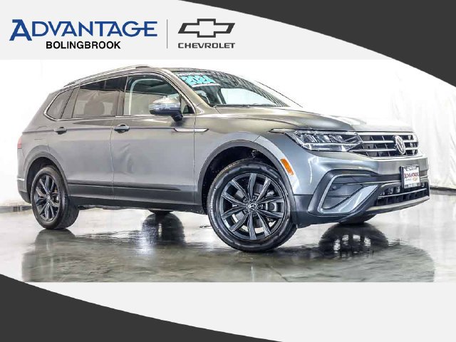 Used 2024 Volkswagen Tiguan SE FWD image 1