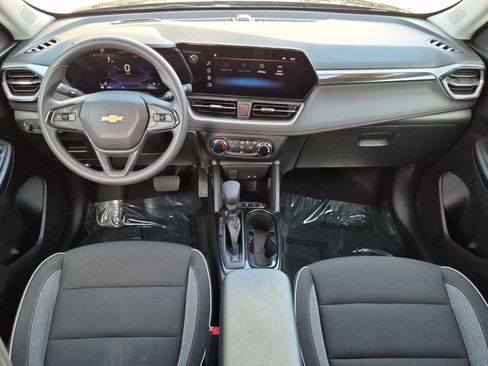 Used 2024 Chevrolet TrailBlazer LS FWD image 23