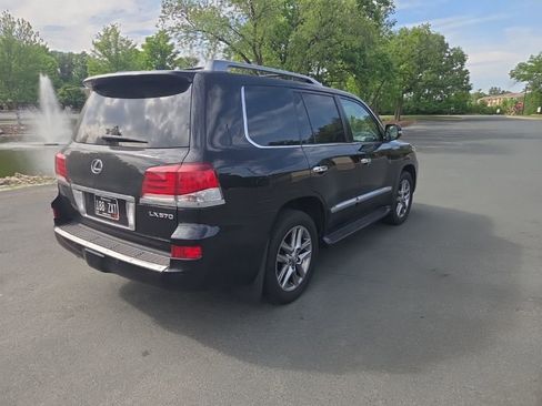 Used 2014 Lexus LX 570 4WD image 21