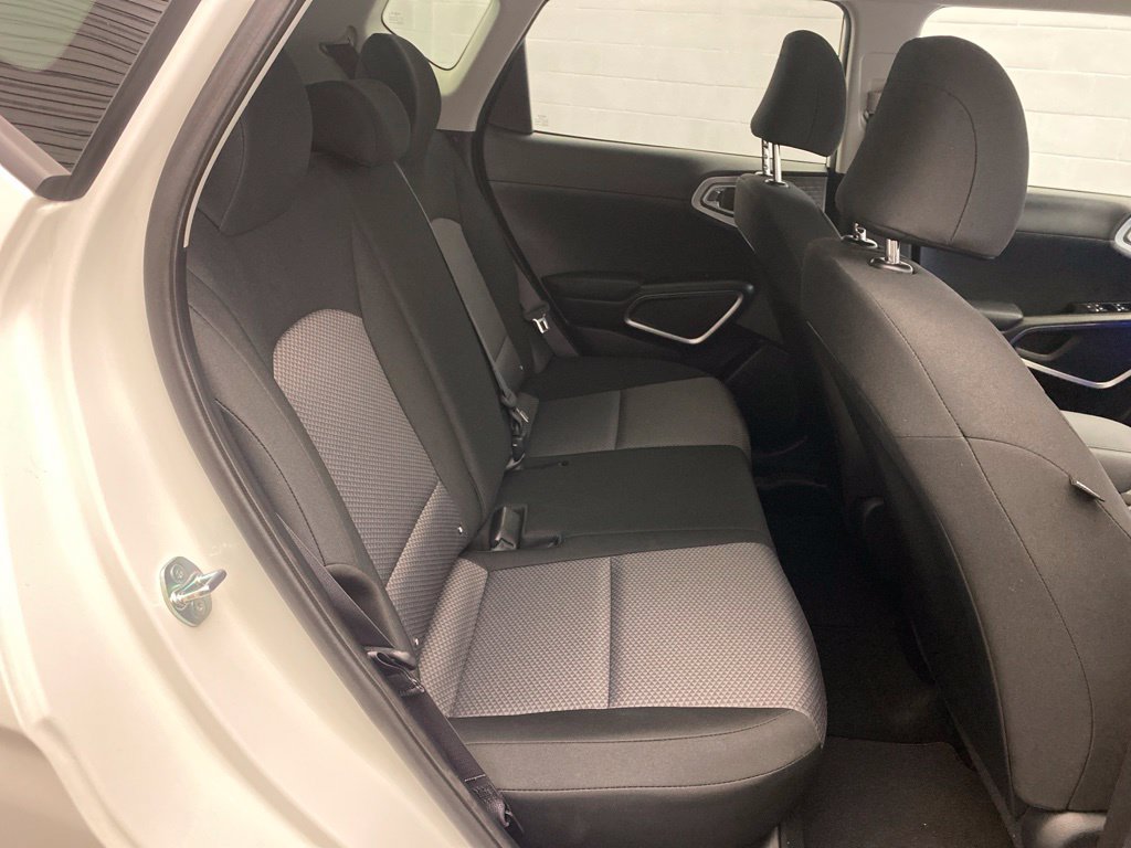 Used 2025 Kia Soul LX w/ LX Technology Package FWD image 25