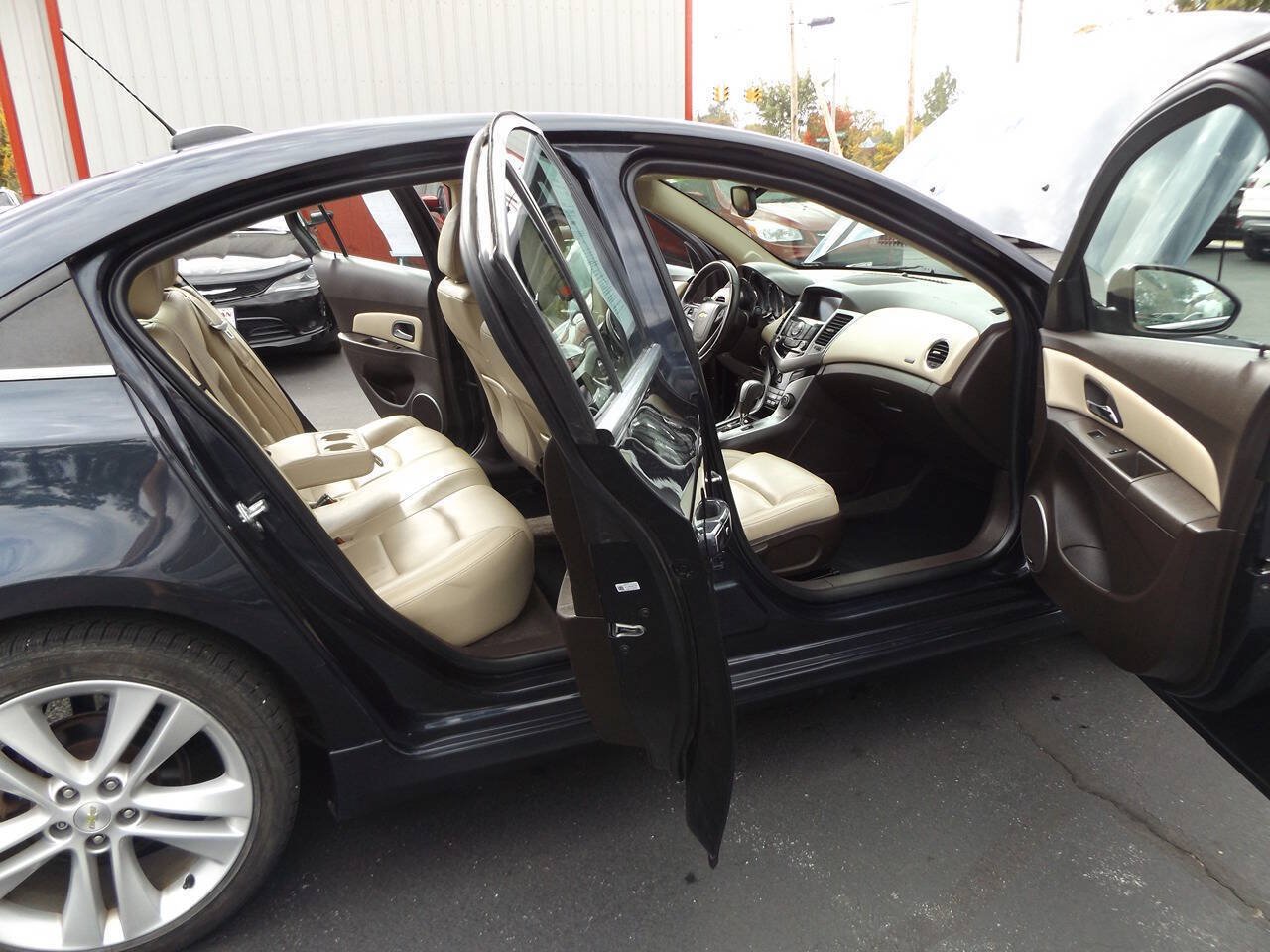 Used 2015 Chevrolet Cruze LTZ w/ Sun, Sound and Sport Package FWD image 20