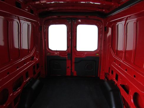 Used 2024 Ford E-Transit 148 Medium Roof image 38