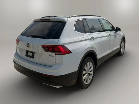 Used 2019 Volkswagen Tiguan SE w/ Panoramic Sunroof Package AWD/4WD image 7