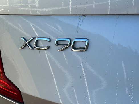 Used 2017 Volvo XC90 T8 Inscription w/ Vision Package image 12