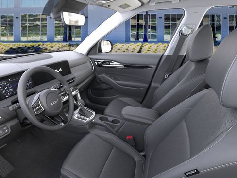 New 2026 Kia Seltos EX FWD image 17