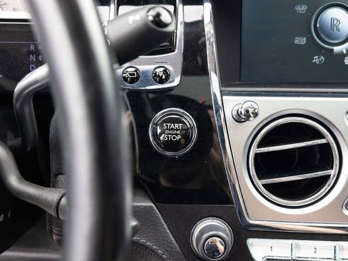 Used 2013 Rolls-Royce Ghost image 41