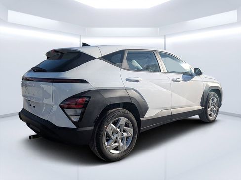 New 2026 Hyundai Kona SE FWD image 3