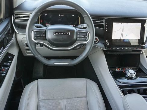 Used 2024 Jeep Wagoneer Series II w/ Flexible Seating Group RWD image 20