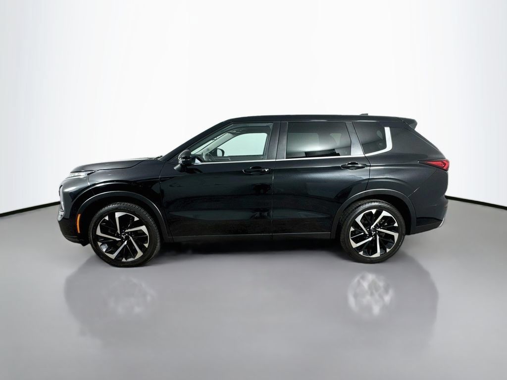 Used 2022 Mitsubishi Outlander SE AWD/4WD image 4
