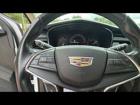 Used 2019 Cadillac XT5 Premium Luxury AWD/4WD image 12