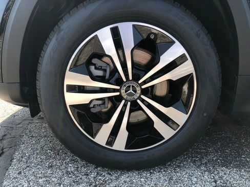 New 2026 Mercedes-Benz GLB 250 4MATIC image 9