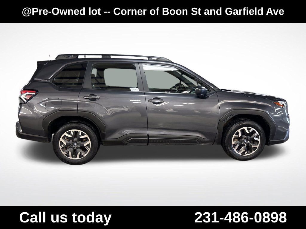 Used 2025 Subaru Forester AWD/4WD image 6