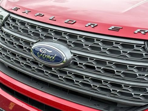 Certified 2023 Ford Explorer XLT w/ Equipment Group 202A AWD/4WD image 27
