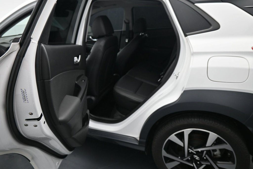 Used 2023 Hyundai Kona Limited FWD image 21