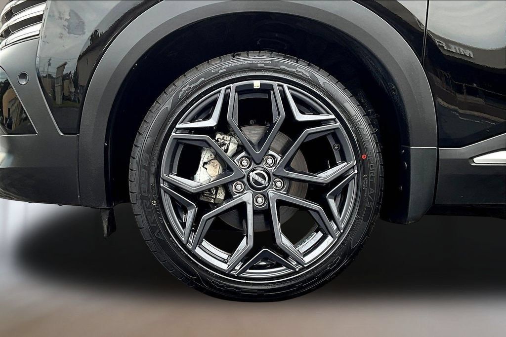 Used 2026 Nissan Kicks SR AWD/4WD image 30