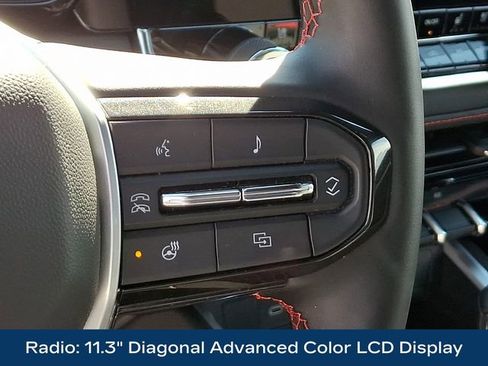 Used 2025 Chevrolet Colorado Z71 w/ Midnight Edition image 8