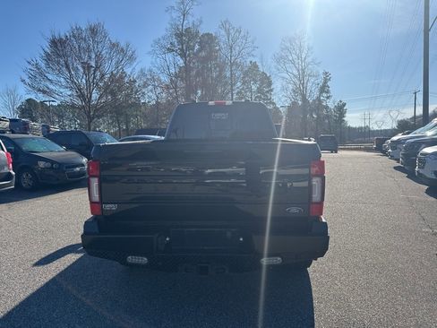 Used 2021 Ford F250 Platinum image 4