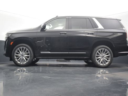 Used 2024 Cadillac Escalade Premium Luxury image 16