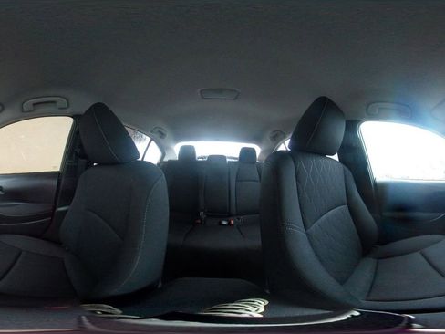 Used 2025 Toyota Corolla LE image 42