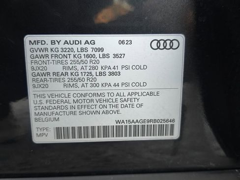 Used 2024 Audi Q8 e-tron Premium Plus image 67