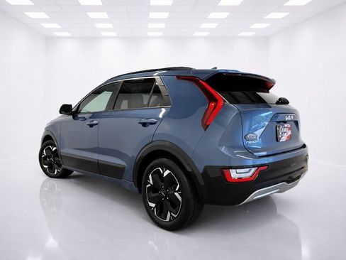 Used 2023 Kia Niro Wave w/ Wave Preserve Package FWD image 5