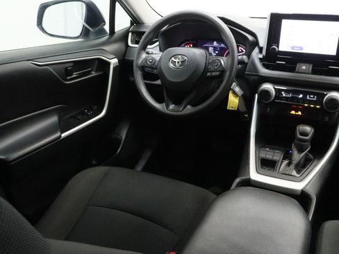 Used 2024 Toyota RAV4 LE image 27