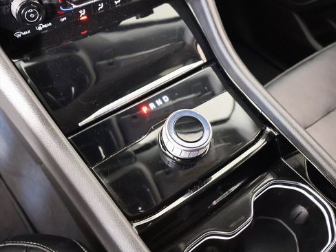 Used 2022 Jeep Grand Cherokee Limited w/ Trailer Tow Prep Group (B) image 9