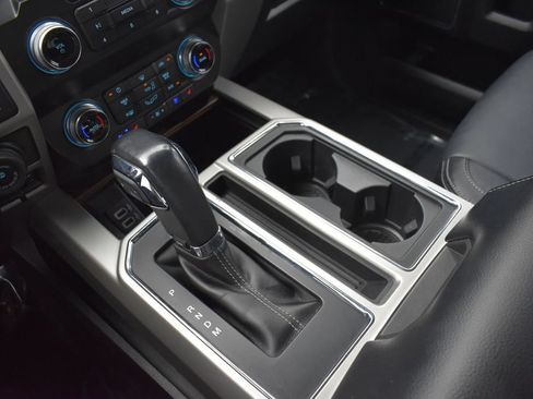 Used 2020 Ford F150 Lariat w/ Equipment Group 502A Luxury AWD/4WD image 17