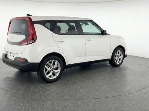 Used 2025 Kia Soul LX w/ LX Technology Package image 9
