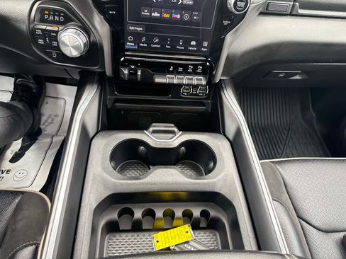 Used 2024 RAM 1500 Laramie AWD/4WD image 23