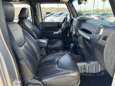 Used 2016 Jeep Wrangler Unlimited Sahara w/ Connectivity Group image 12