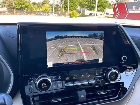 Used 2023 Toyota Highlander Limited image 27