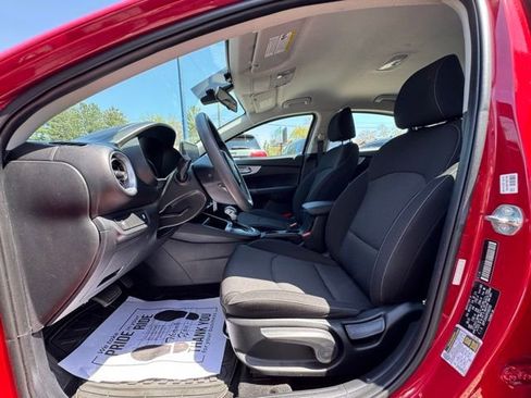 Used 2023 Kia Forte LXS FWD image 9