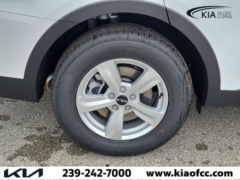 New 2026 Kia Sorento LX FWD image 9