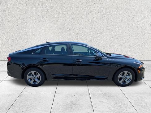 Used 2023 Kia K5 LXS FWD image 2