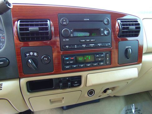 Used 2005 Ford F350 Lariat AWD/4WD image 21