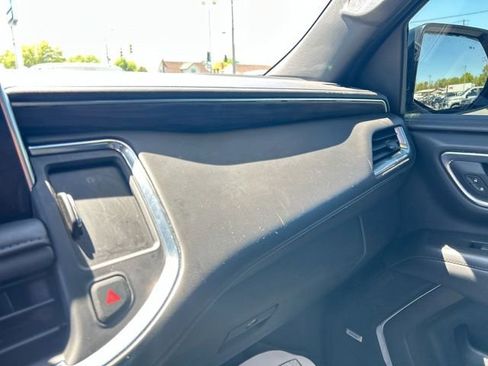 Used 2021 Chevrolet Tahoe Z71 w/ Luxury Package AWD/4WD image 40