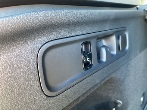 Used 2024 Mercedes-Benz GLC 300 4MATIC image 18