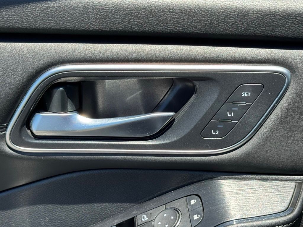 Used 2024 Nissan Rogue Platinum w/ Platinum Premium Package FWD image 17
