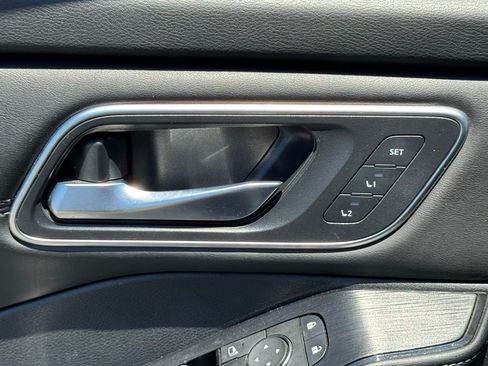 Used 2024 Nissan Rogue Platinum w/ Platinum Premium Package FWD image 17