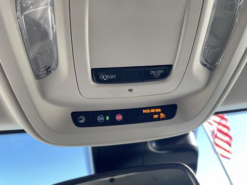 Used 2022 Buick Envision Preferred image 27