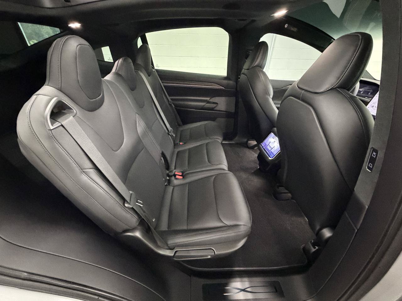 Used 2024 Tesla Model X AWD/4WD image 18