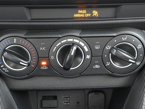 Certified 2019 Toyota Yaris LE image 20