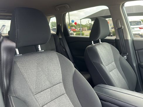 Certified 2025 Nissan Rogue SV image 24