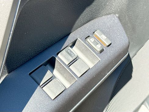 Used 2018 Toyota RAV4 LE w/ All Weather Liner Package AWD/4WD image 8