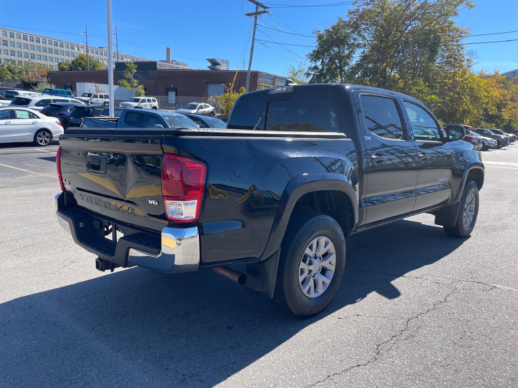 Used 2019 Toyota Tacoma SR5 AWD/4WD image 5