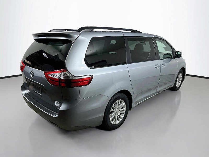Used 2015 Toyota Sienna XLE w/ XLE Navigation Package FWD image 7