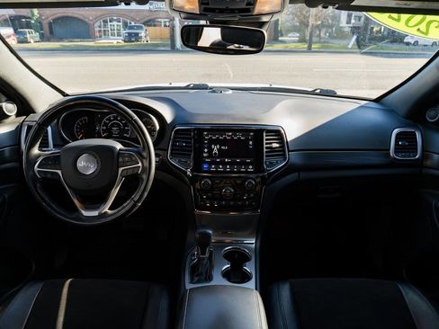Used 2020 Jeep Grand Cherokee Altitude image 9