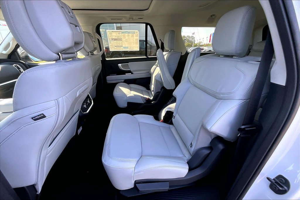 New 2027 Ford Expedition Max Platinum RWD image 10